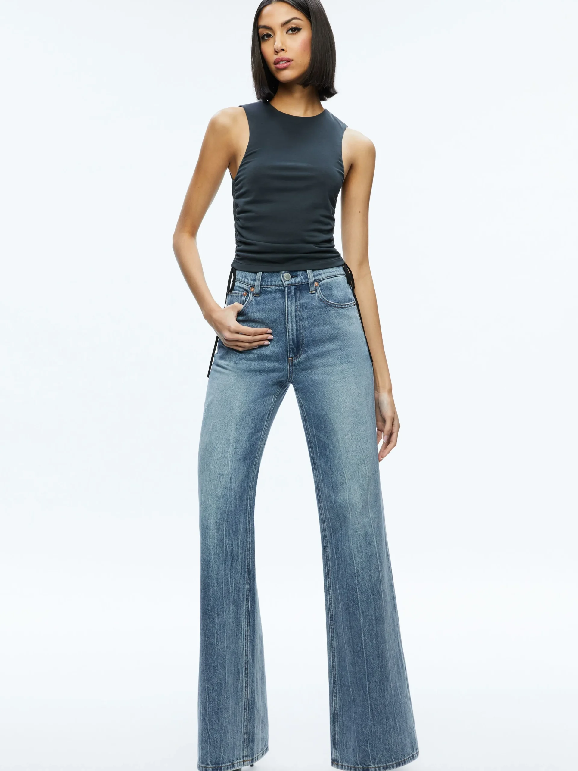 Alice and Olivia ESSENTIALS|TOPS*CHRISSY CREWNECK RUCHED CROP TOP