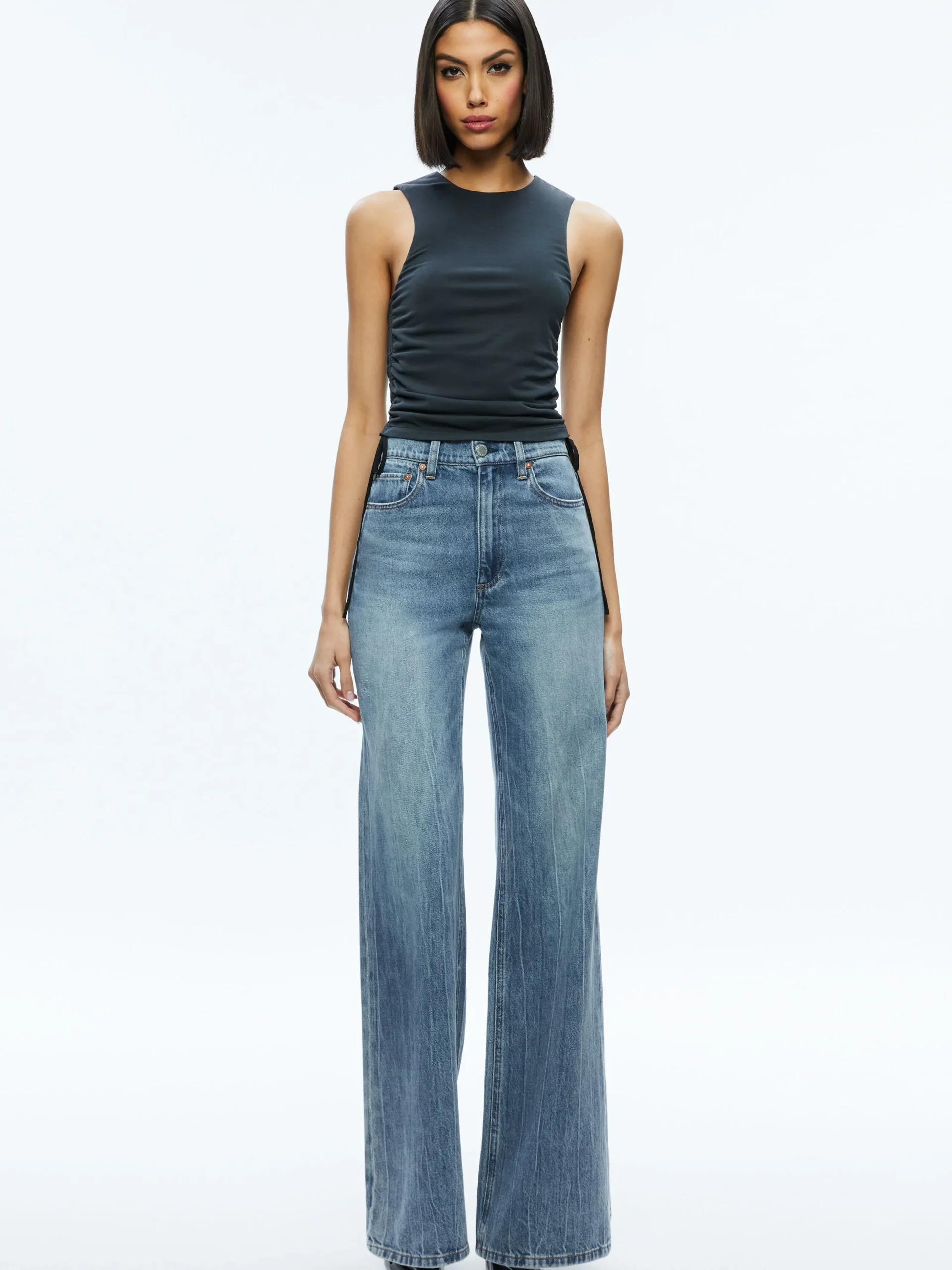 Alice and Olivia ESSENTIALS|TOPS*CHRISSY CREWNECK RUCHED CROP TOP