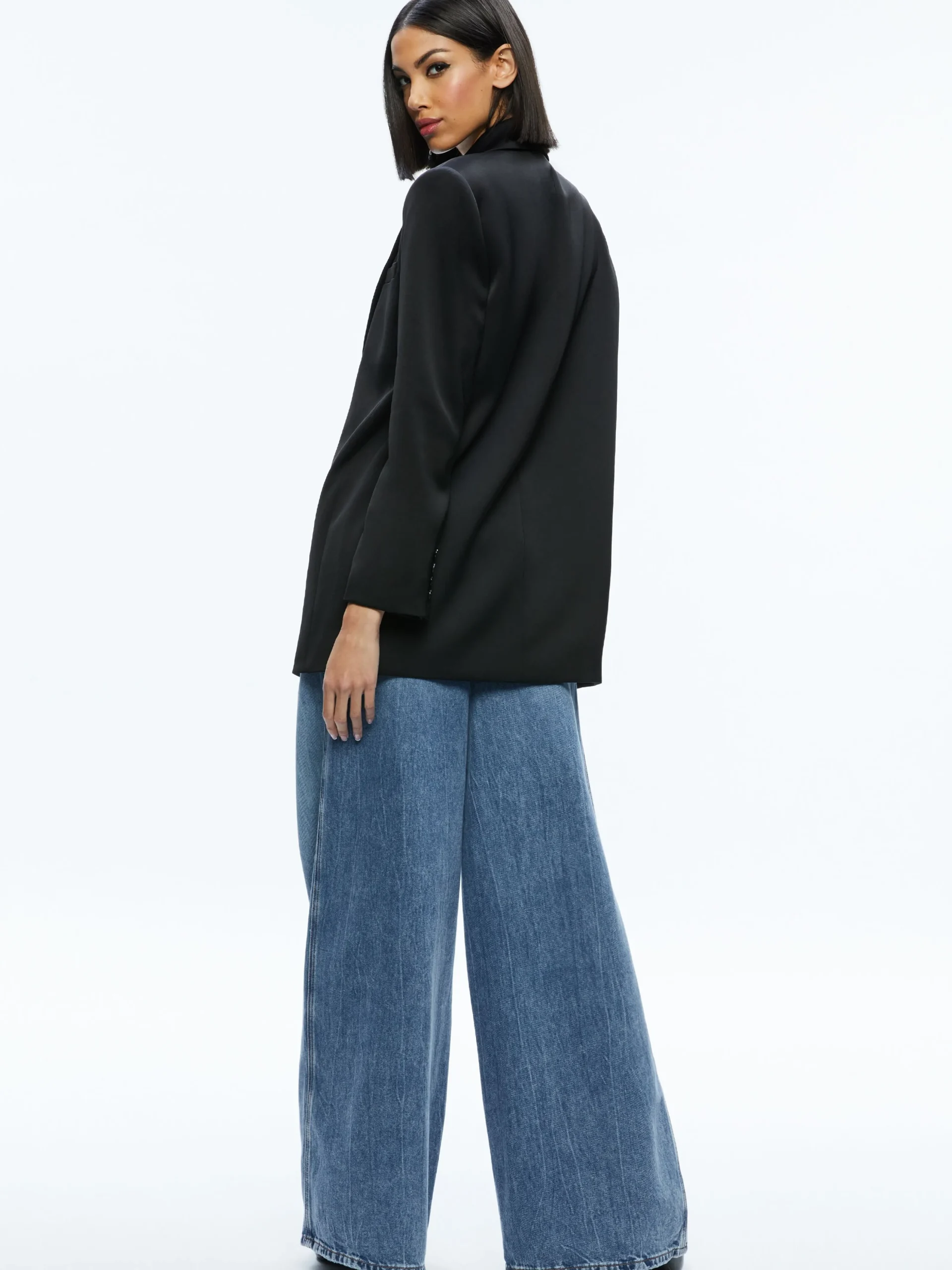 Alice and Olivia ESSENTIALS|THE WORKWEAR EDIT*COLLEY OVERSIZED BLAZER