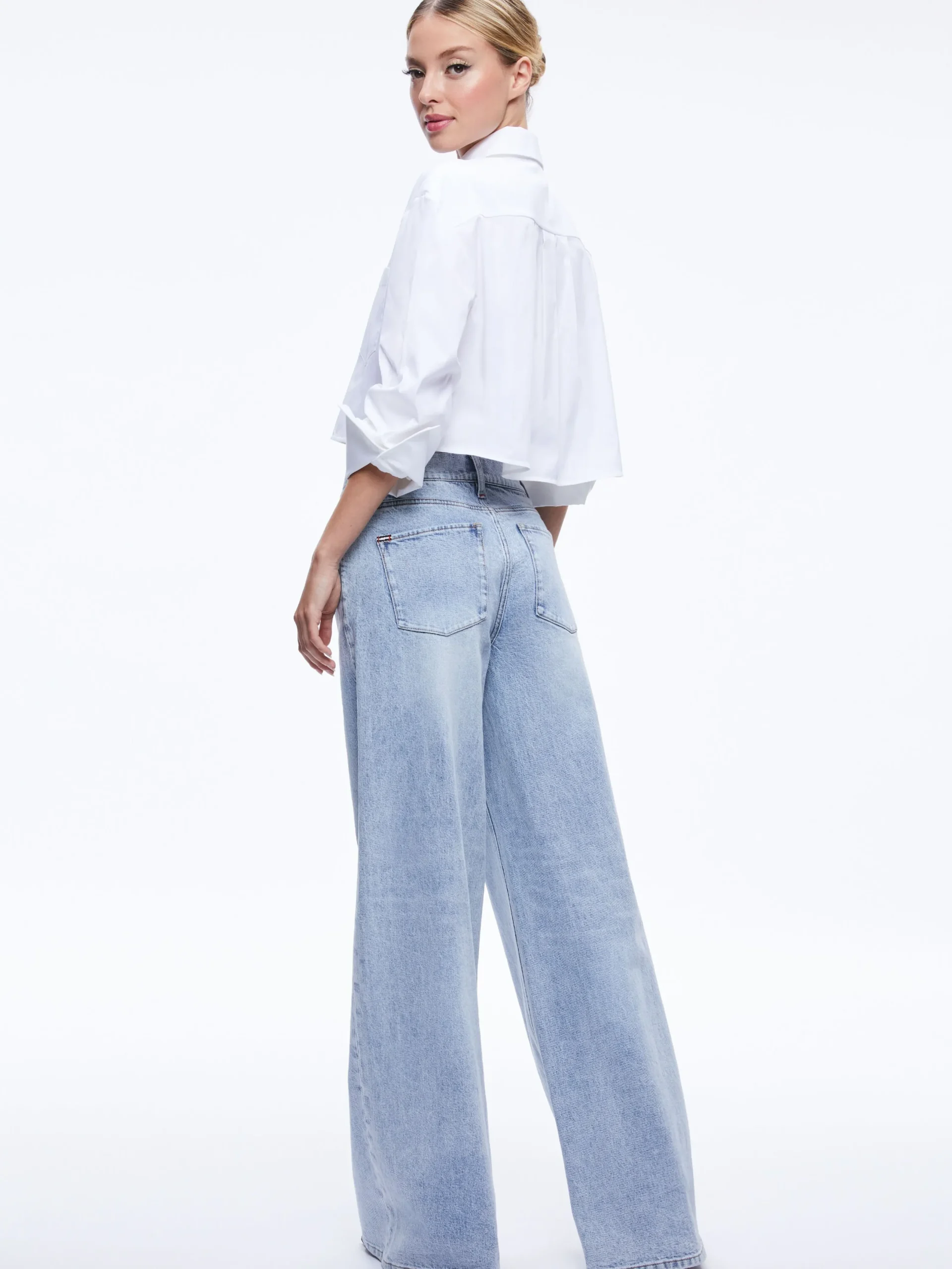 Alice and Olivia ESSENTIALS|THE WORKWEAR EDIT*FINELY CROPPED OVERSIZED BUTTON DOWN SHIRT