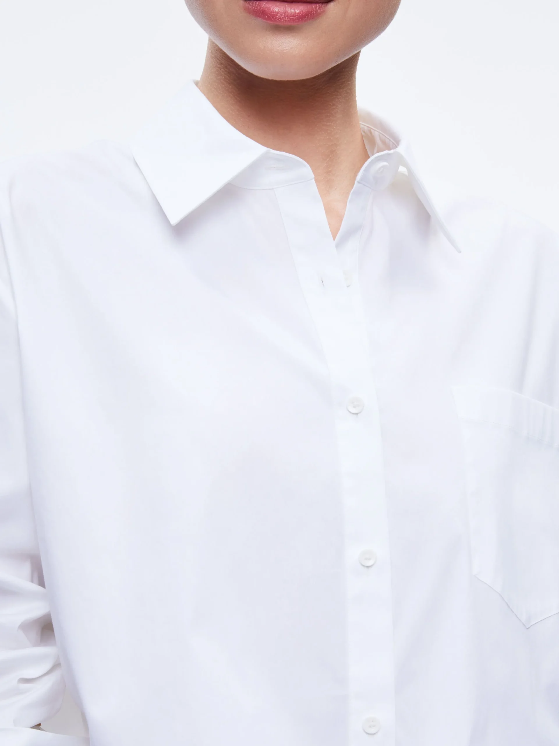 Alice and Olivia ESSENTIALS|THE WORKWEAR EDIT*FINELY CROPPED OVERSIZED BUTTON DOWN SHIRT