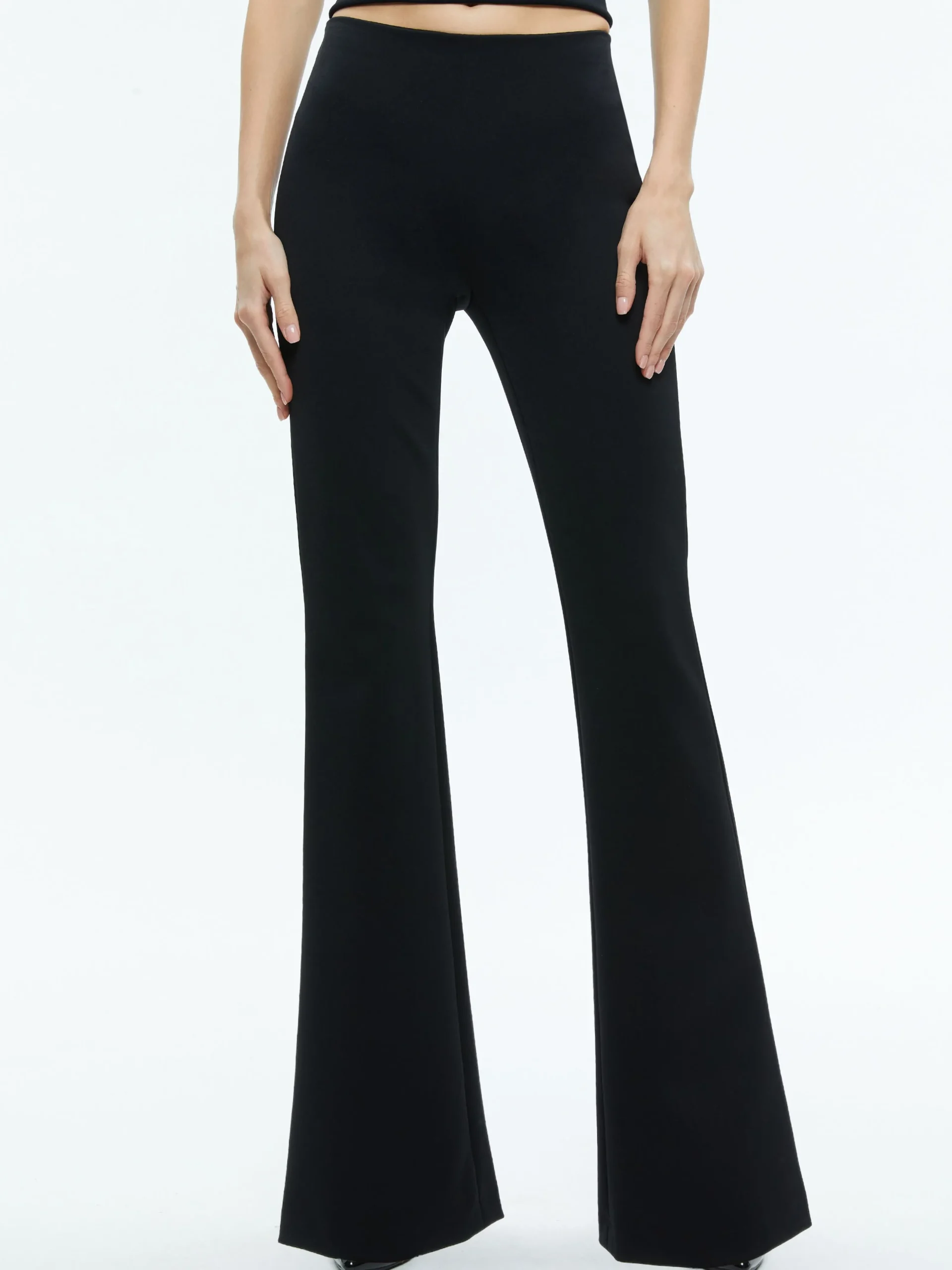 Alice and Olivia STACEY'S FAVORITES|ESSENTIALS*RMP BACK ZIP BOOTCUT PANT