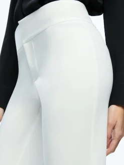 Alice and Olivia ESSENTIALS|THE WORKWEAR EDIT*STACEY LOW RISE KICK FLARE PANT