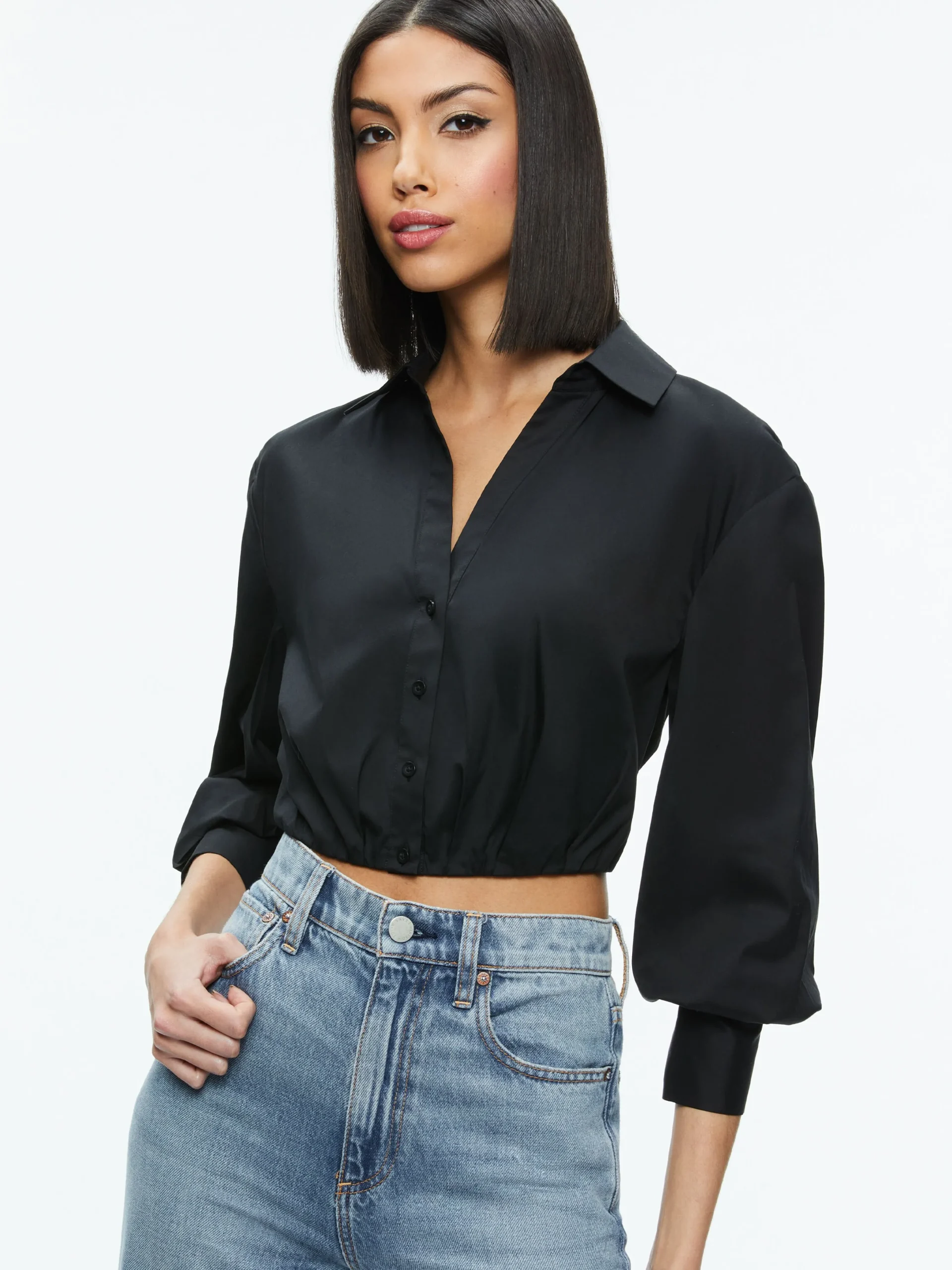 Alice and Olivia ESSENTIALS|TOPS*TRUDY CROPPED BUTTON DOWN