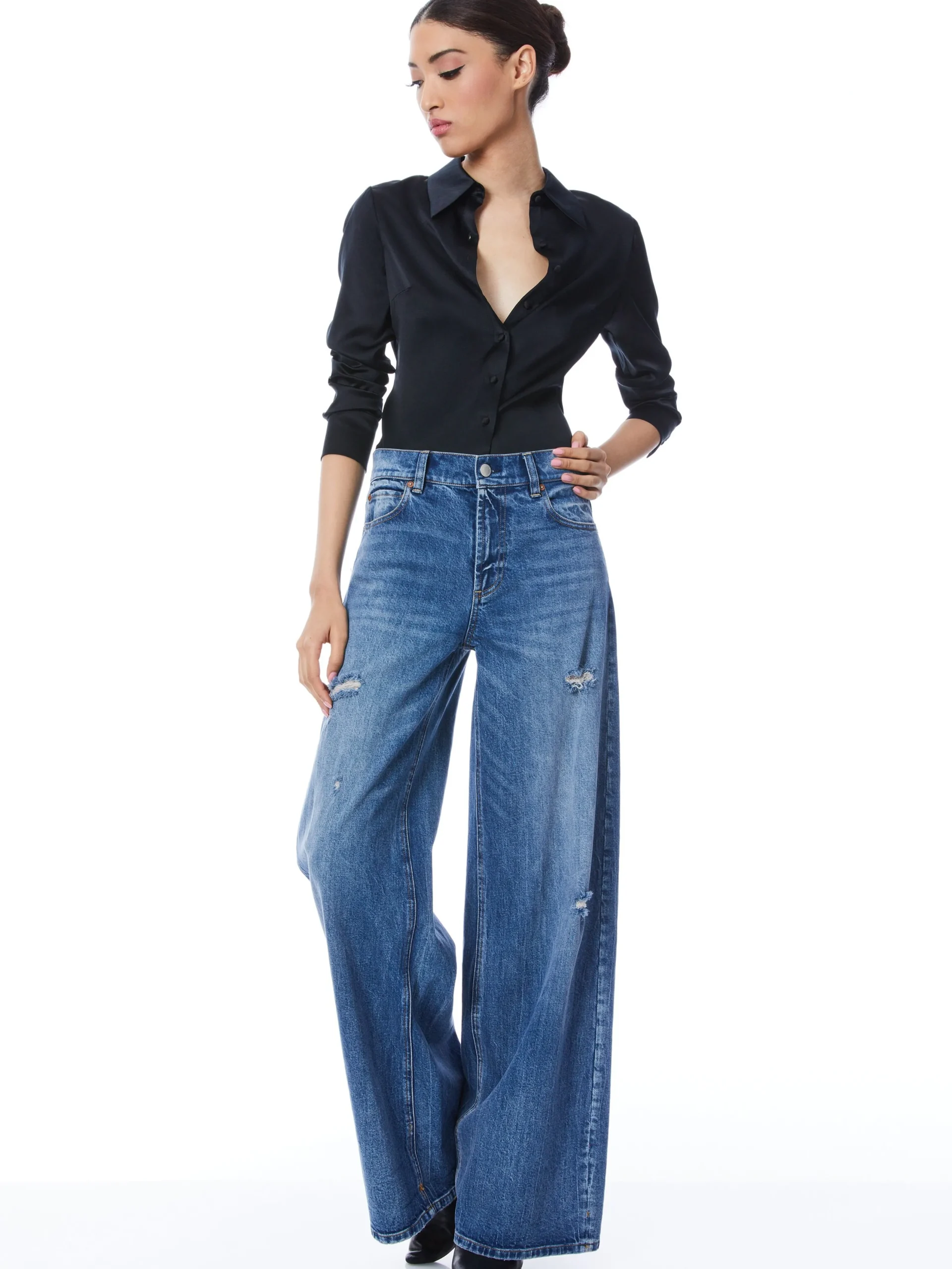 Alice and Olivia ESSENTIALS|THE WORKWEAR EDIT*WILLA FITTED PLACKET TOP