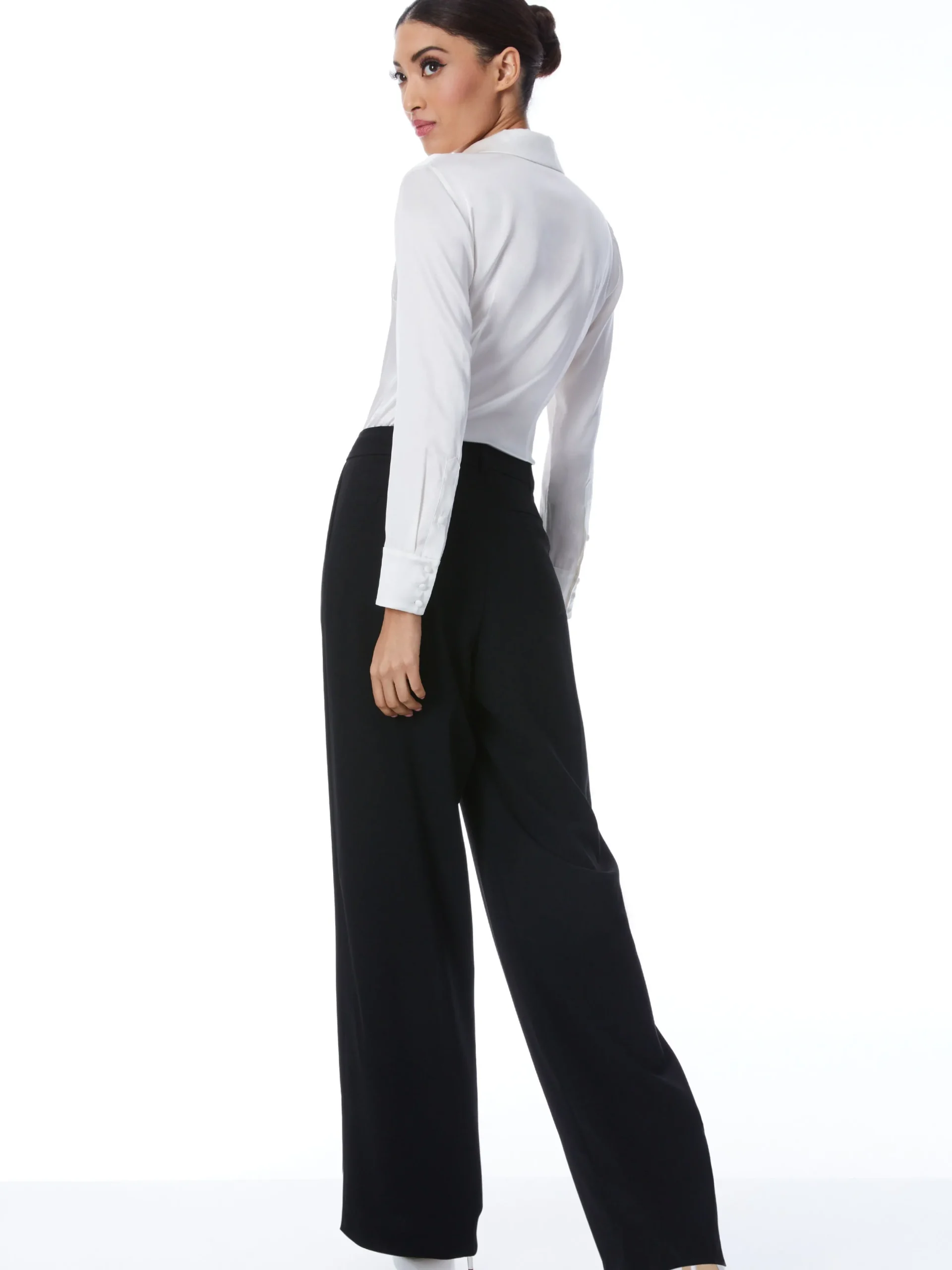 Alice and Olivia ESSENTIALS|THE WORKWEAR EDIT*WILLA FITTED PLACKET TOP