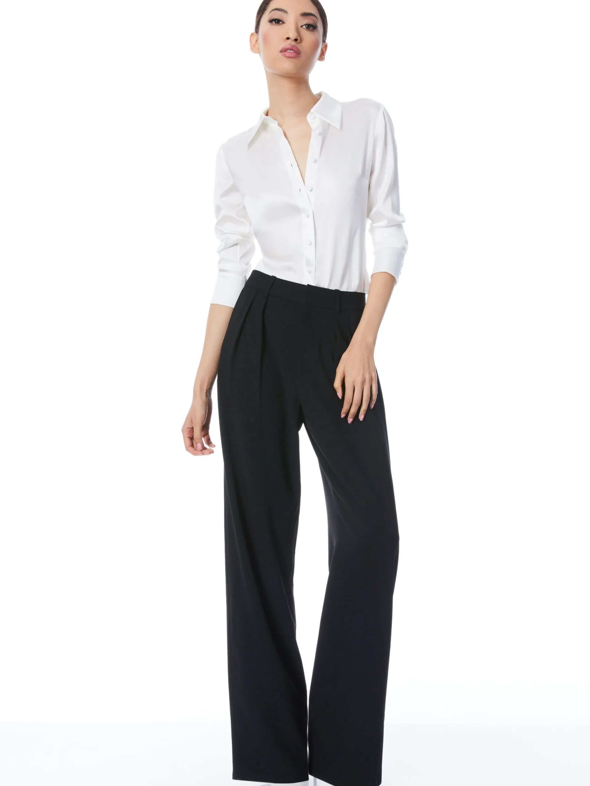 Alice and Olivia ESSENTIALS|THE WORKWEAR EDIT*WILLA FITTED PLACKET TOP
